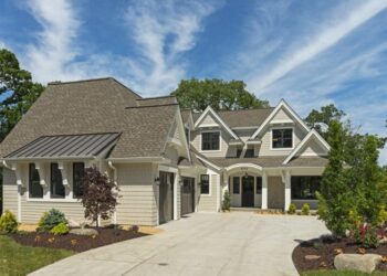 2017 MIdwest Home Luxury Tour - Beach Style - Exterior - Minneapolis ...