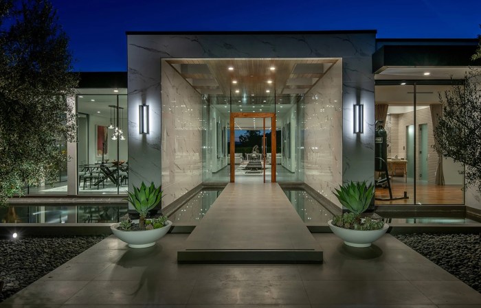 Jade Mills | Beverly Hills Real Estate Agent | Luxury Homes