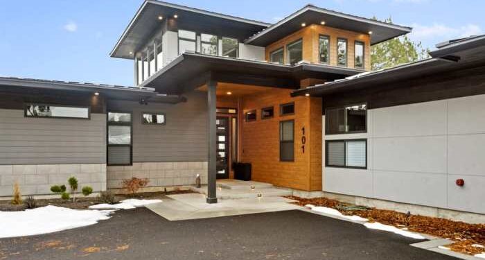 Exterior Contractors | Custom Home Exterior Remodeling